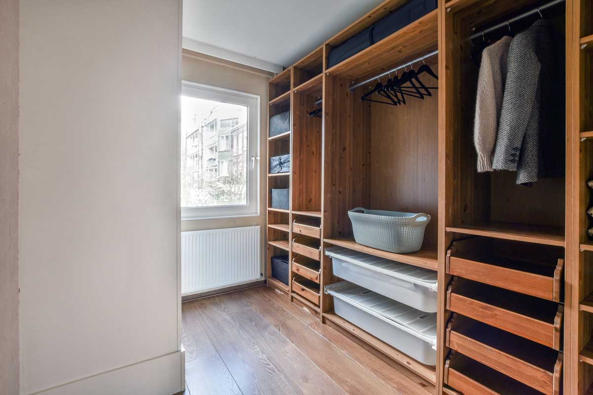 Organized wardrobe closet