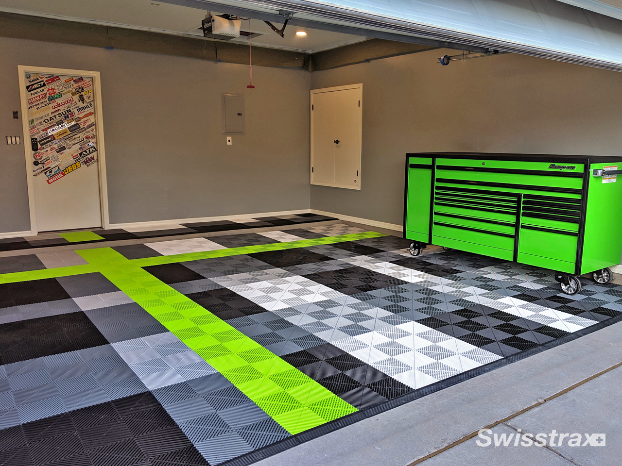 Swisstrax floor